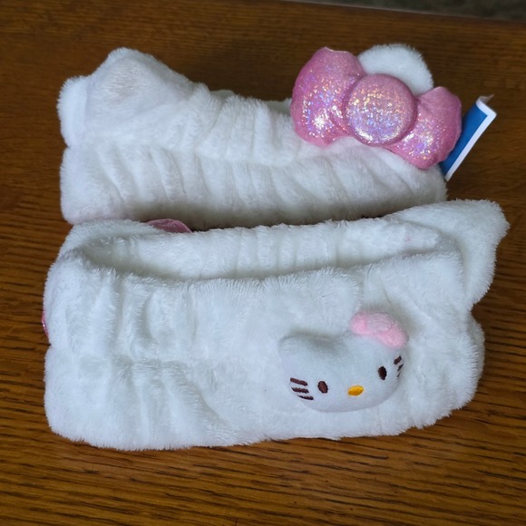 The Crème Shop Accessories - NEW The Crème Shop Hello Kitty Plush Spa Headband White Pink Glitter Bow Sanrio